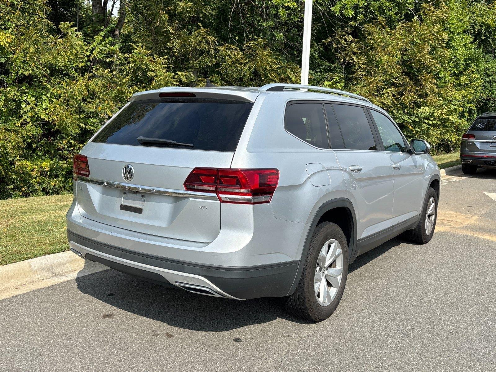 Used 2018 Reflex Silver Metallic Volkswagen 3.6L V6 SE image 5