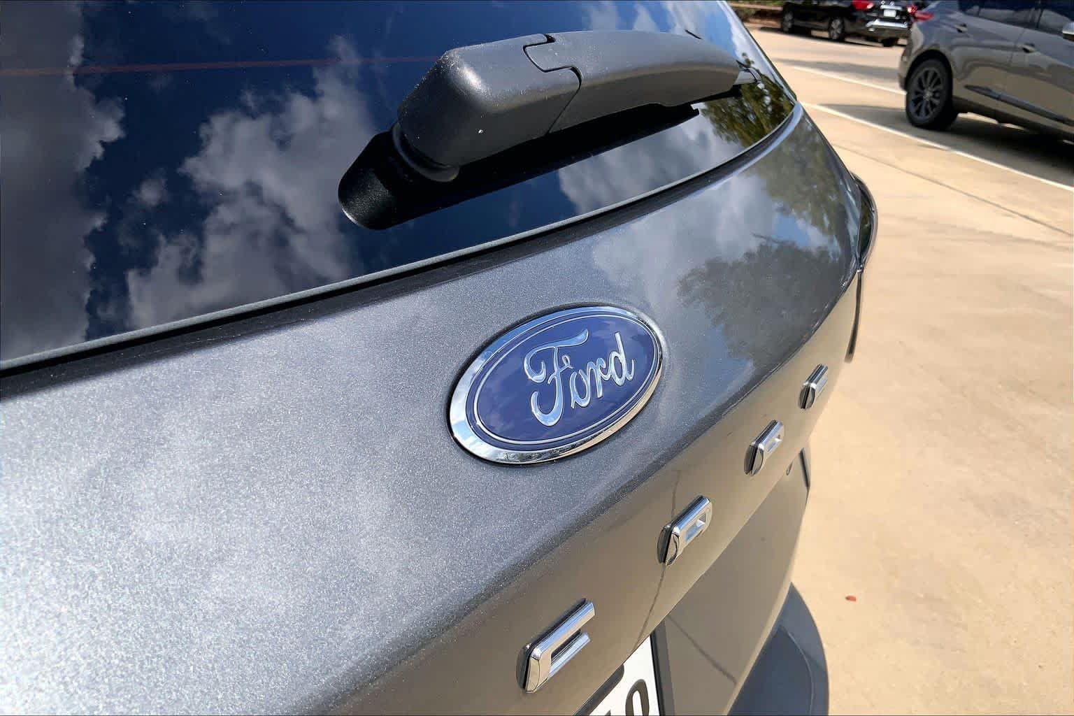 Used 2022 Carbonized Gray Metallic Ford SE image 30