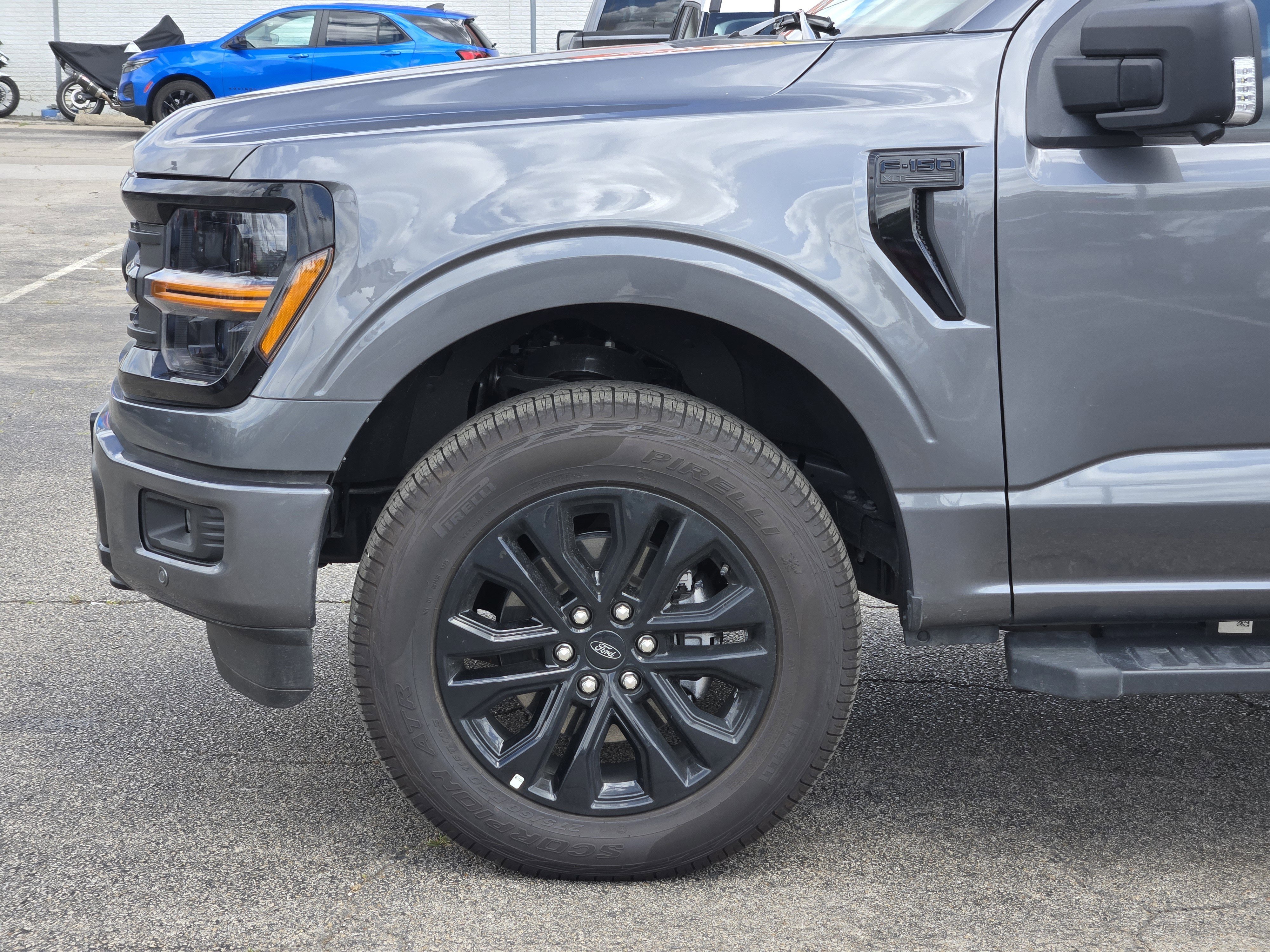 New 2026 Carbonized Gray Metallic Ford XLT image 6
