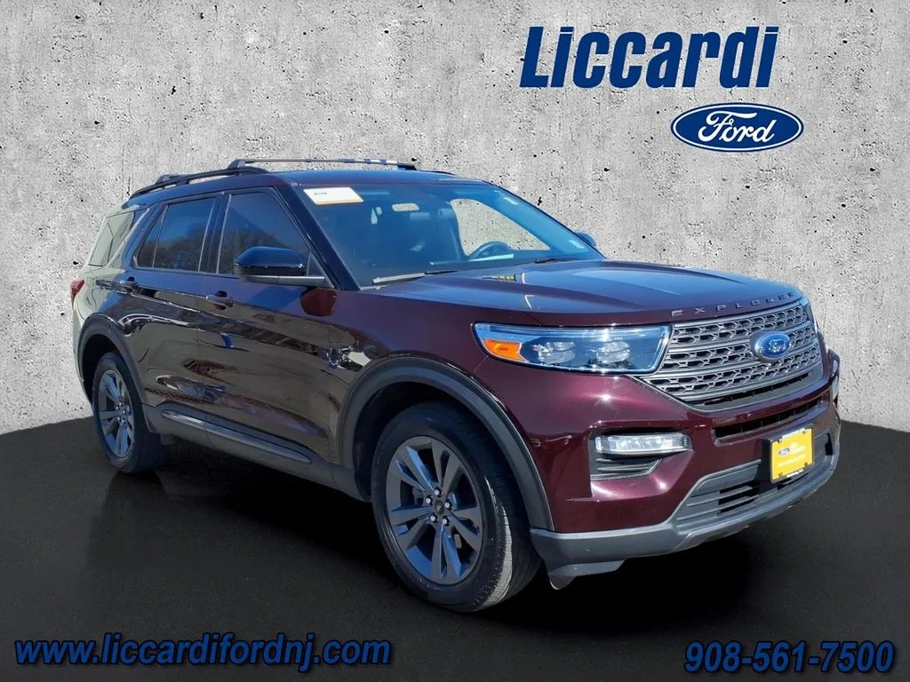 2023 Ford Explorer XLT 4WD's photo