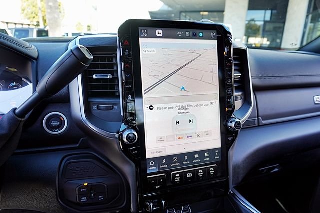 New 2026 Granite Crystal Metallic Clear-Coat Exterior Paint RAM Laramie image 32