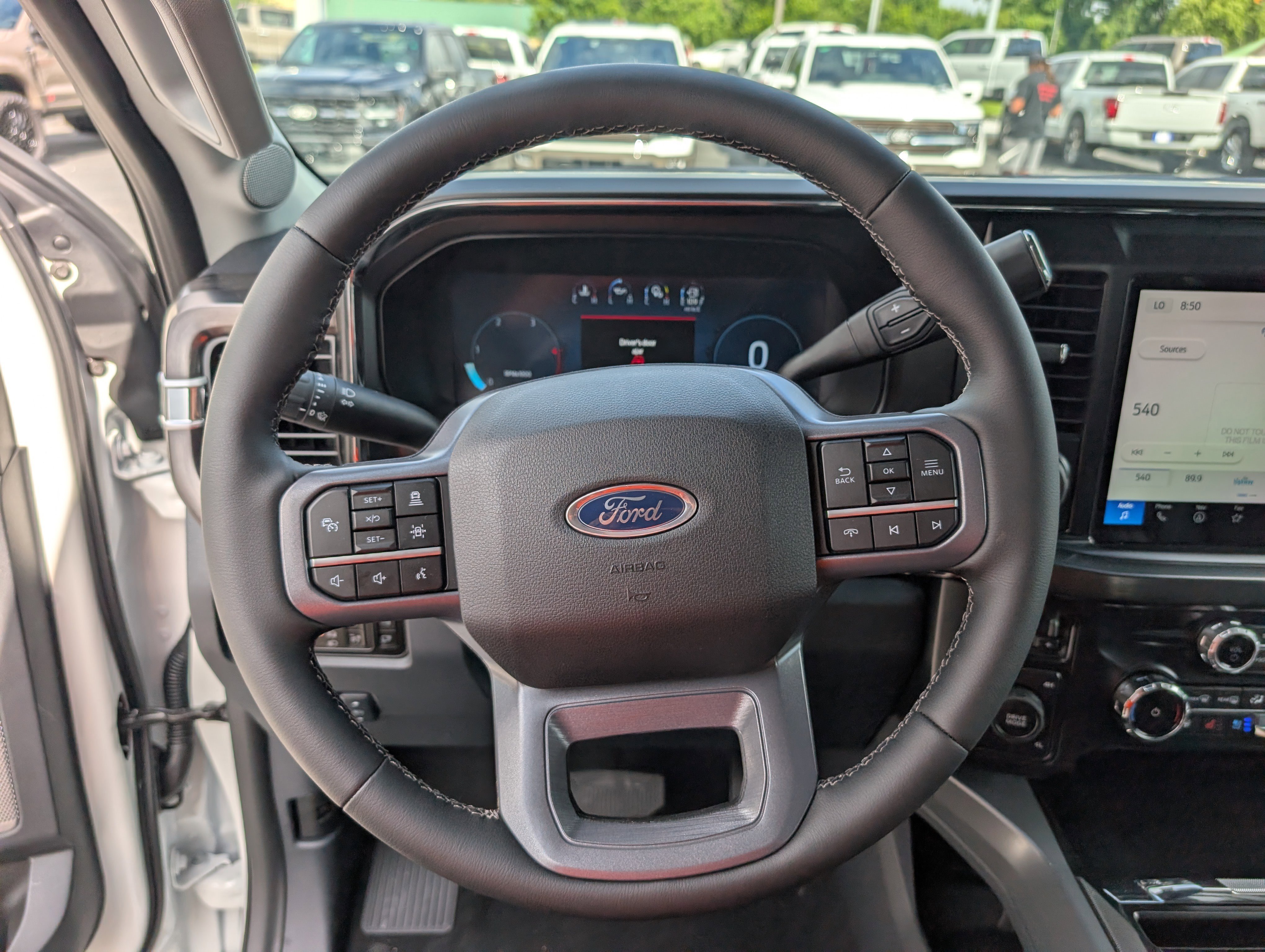 New 2026 Star White Metallic Tri-Coat FORD F-350® Lariat® image 21