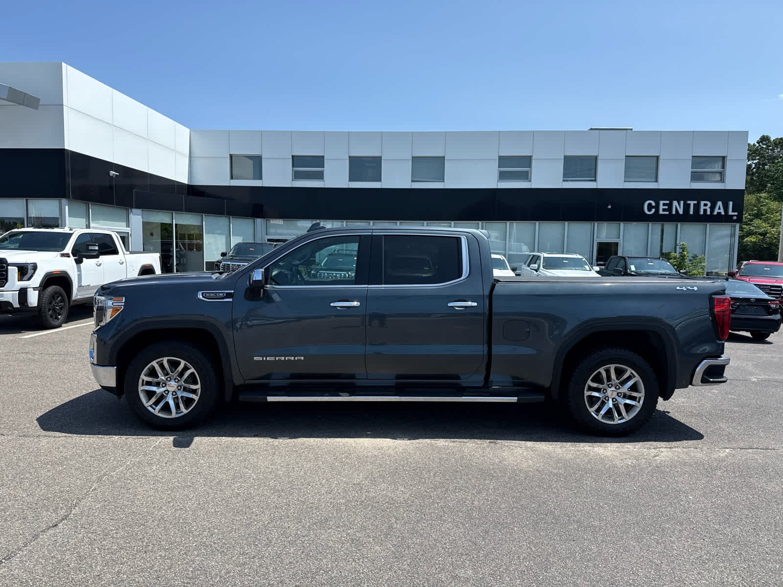 Used 2019 DARK SKY METALLIC GMC SLT image 2