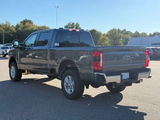 2026 Ford F-350 Super Duty XLT - Photo 10