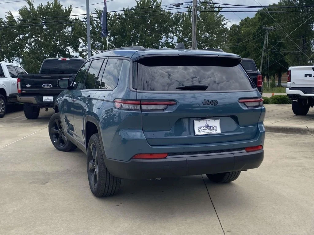 New 2026 Steel Blue Exterior Paint Jeep Limited image 4