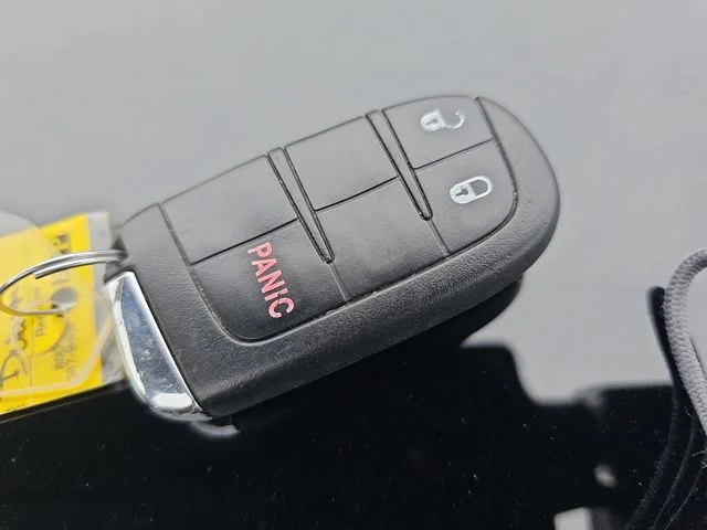Used 2019 Red Jeep Latitude image 34