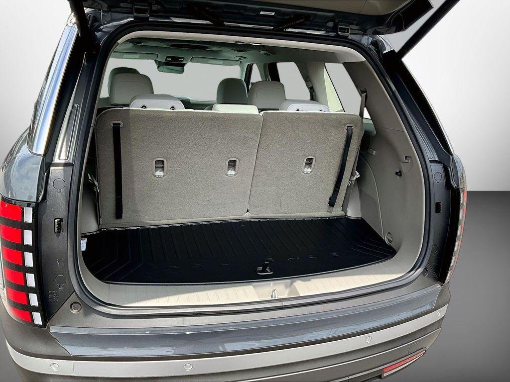New 2026 Gray Hyundai SEL Premium 7P image 7