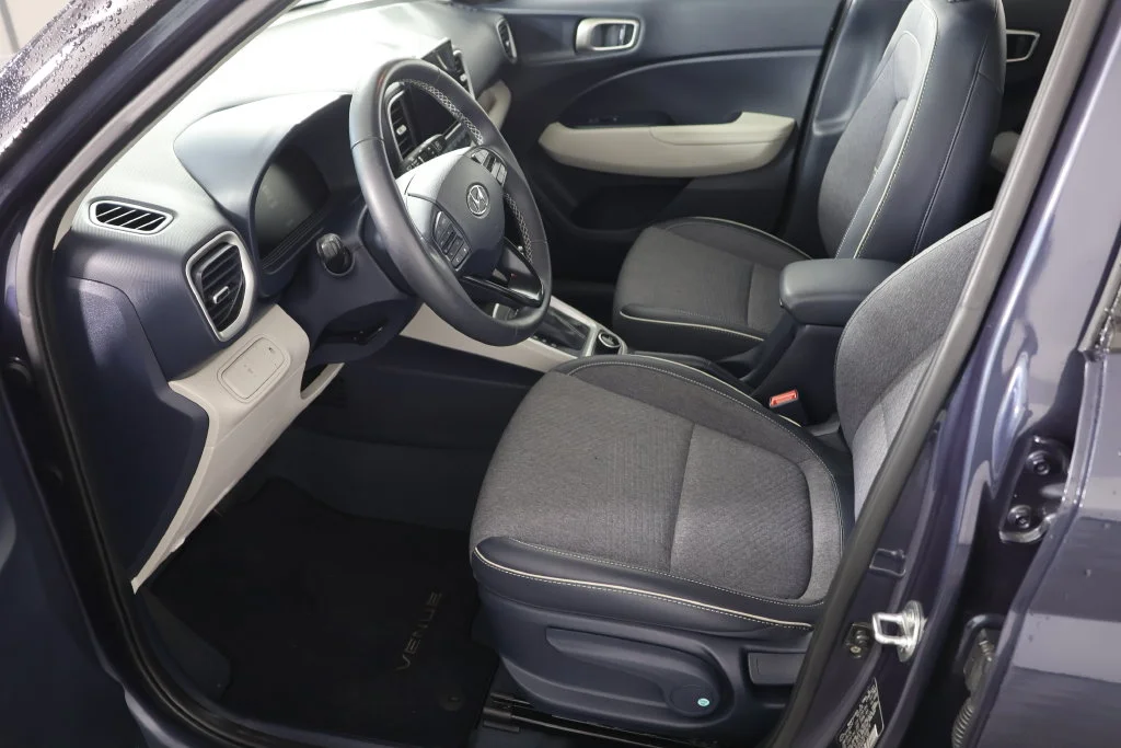 Used 2024 White Hyundai Limited image 19