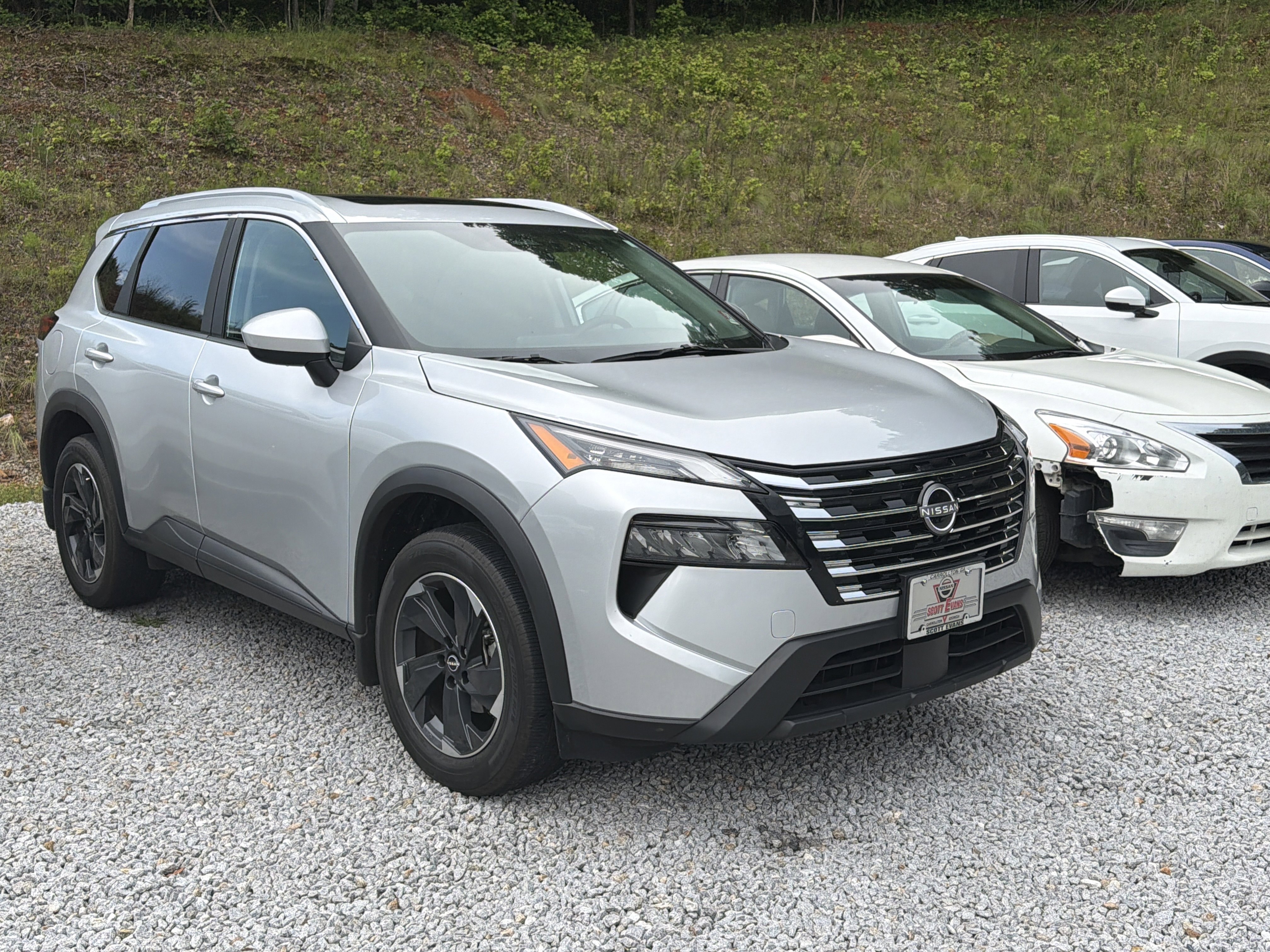 2025 Nissan Rogue SV FWD's photo
