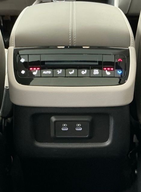 New 2027 GRAPHITE SHADOW INFINITI Luxe FWD image 19