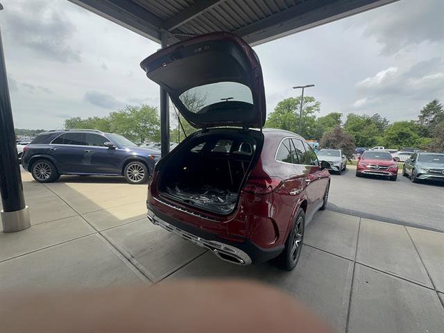 New 2026 MANUFAKTUR Patagonia Red Metallic Mercedes-Benz AWD GLC 300 4MATIC® 4dr SUV image 30