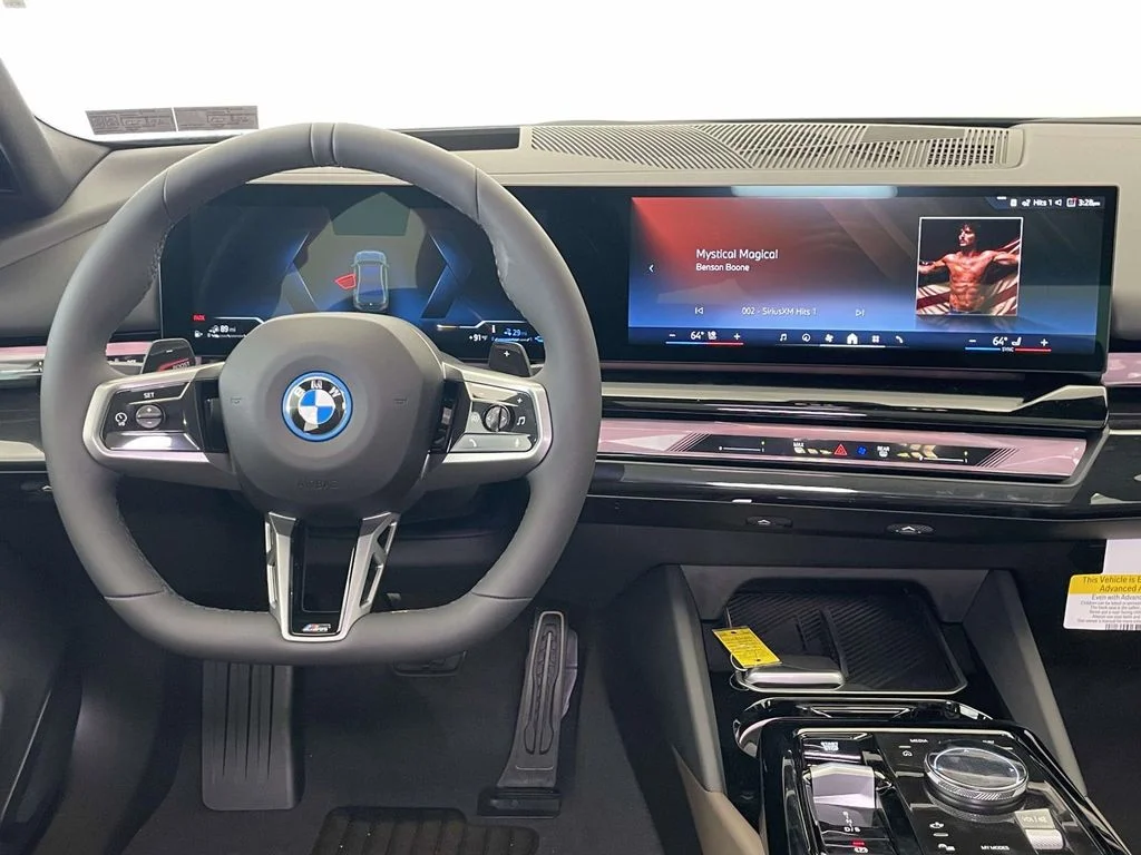 2026 BMW 5 Series 550e - Photo 21