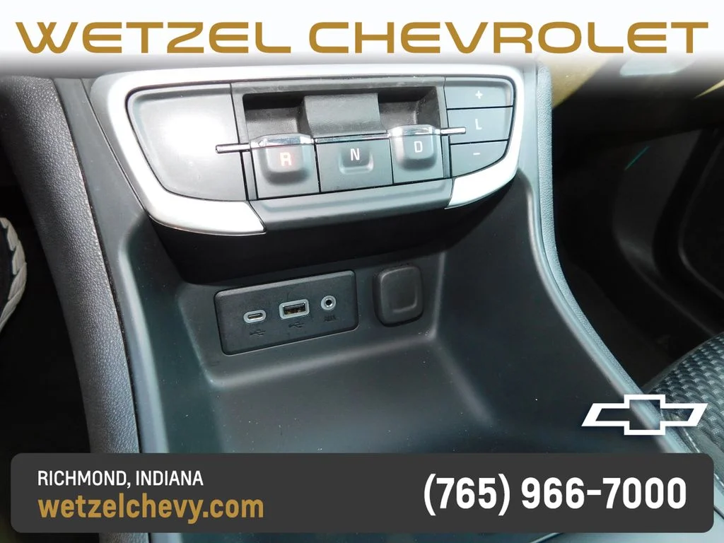 Used 2022 Black GMC SLE image 36