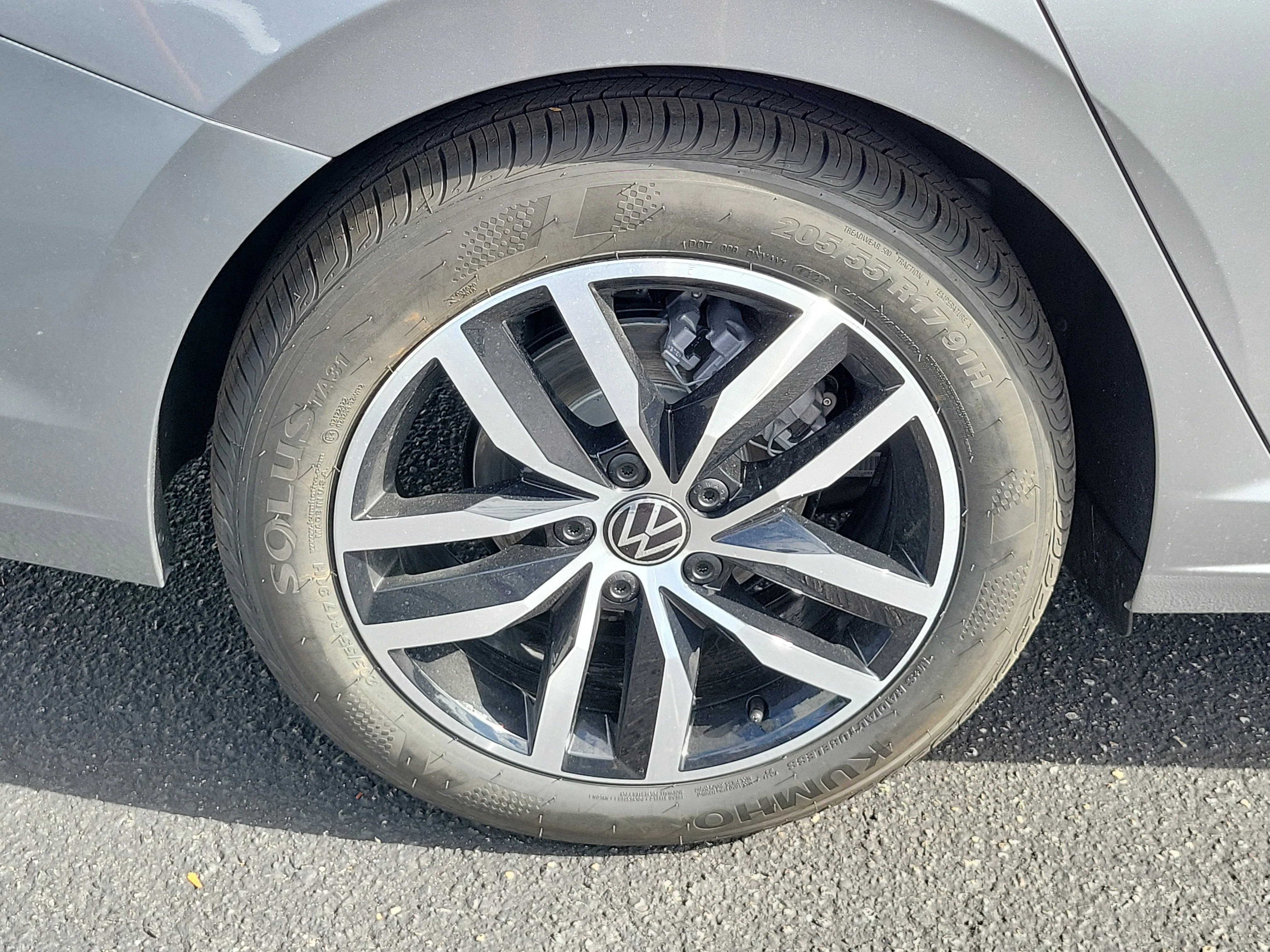 New 2026 Silver Volkswagen 1.5T SE image 37