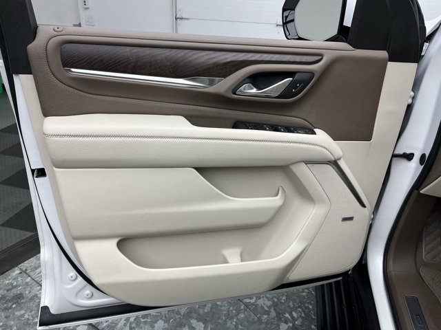 Used 2024 White Frost Tricoat GMC Denali image 8