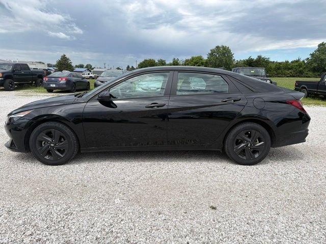 Used 2023 Black Hyundai SEL image 8