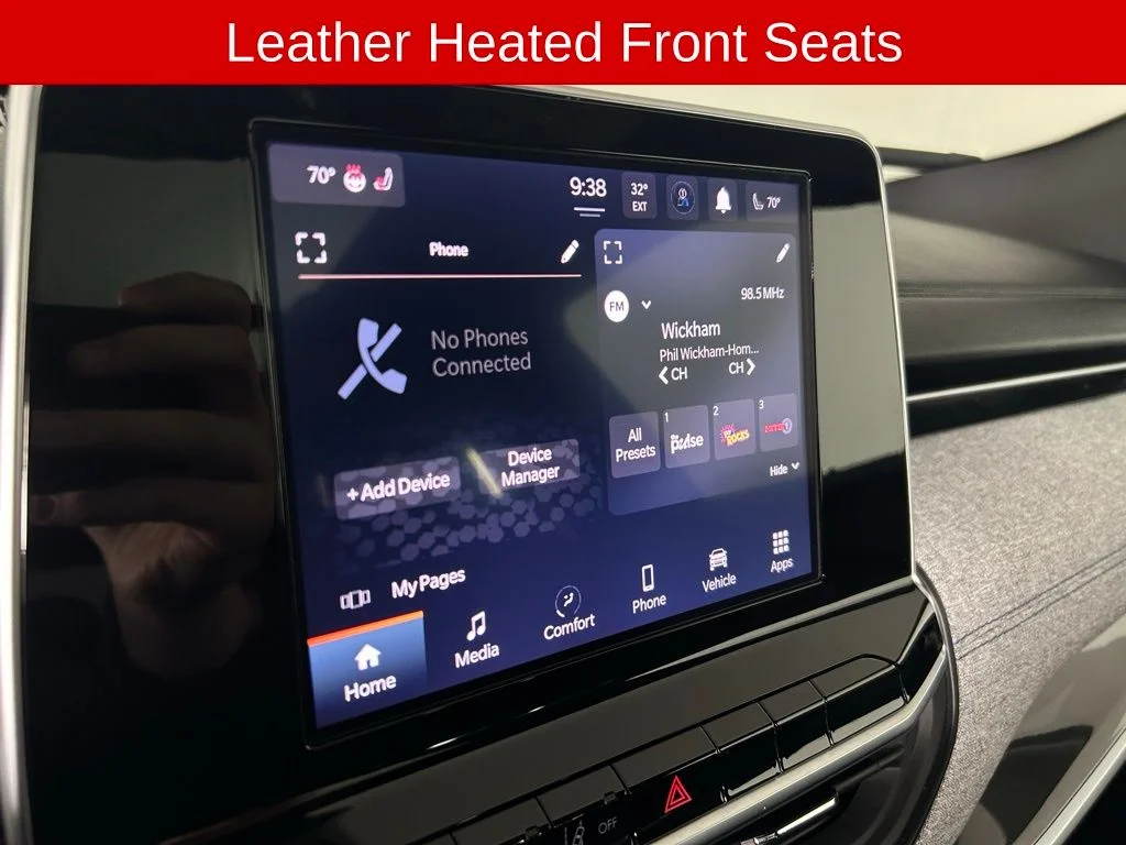 Used 2025 Diamond Black Jeep Latitude image 4