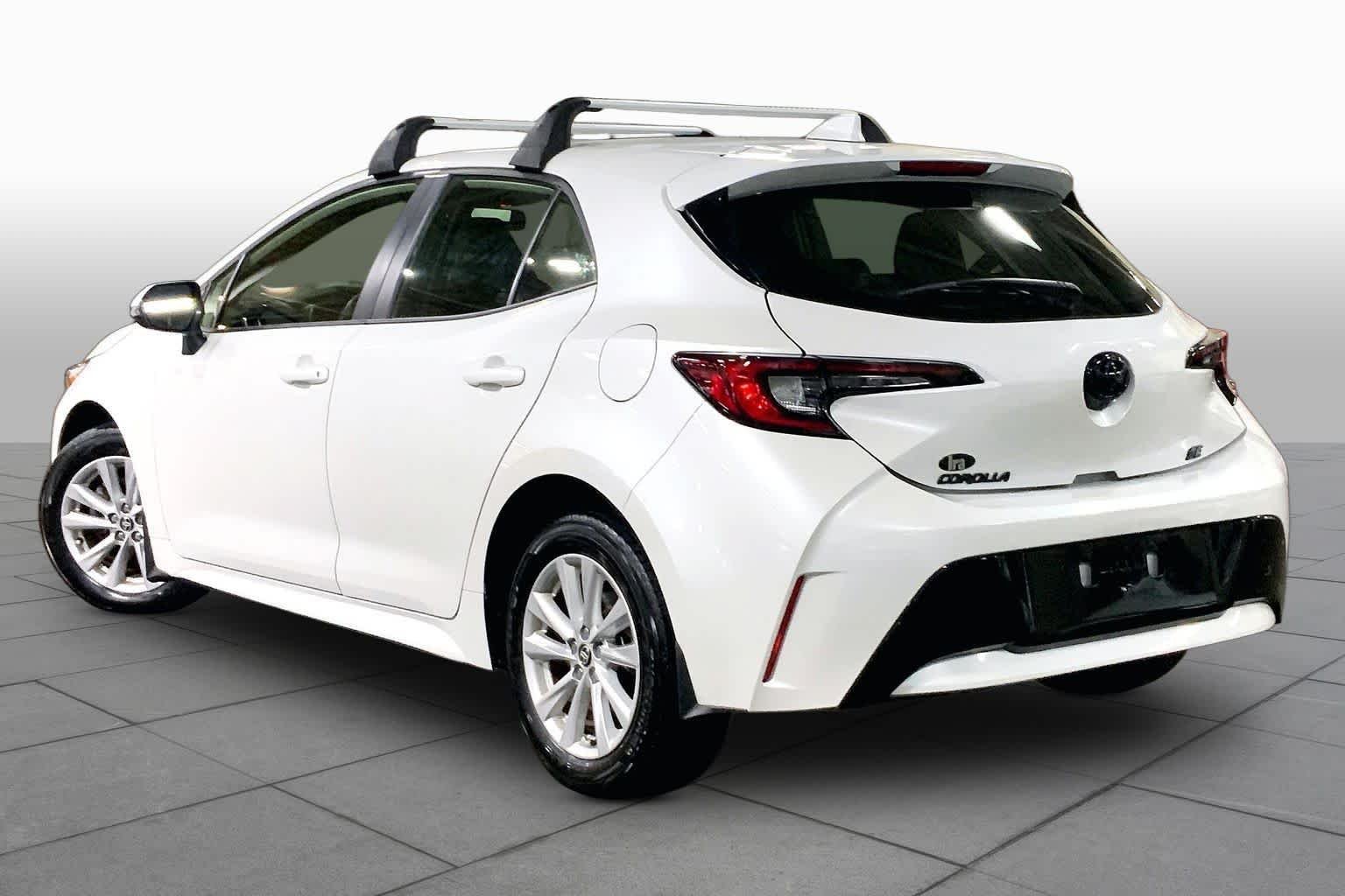 Used 2024 Wind Chill Pearl Toyota SE image 12
