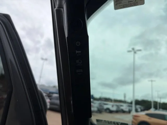 Used 2020  Jeep Rubicon image 23