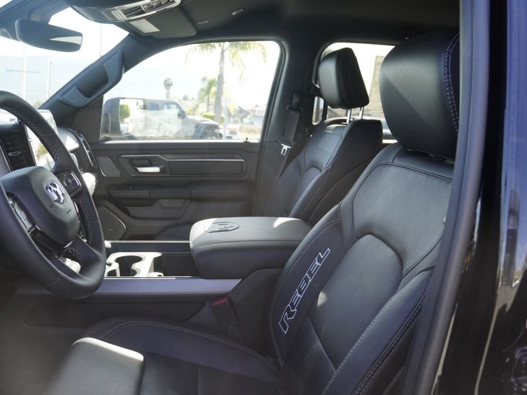 New 2026 Diamond Black Crystal Pearl-Coat Exterior Paint RAM Rebel image 16