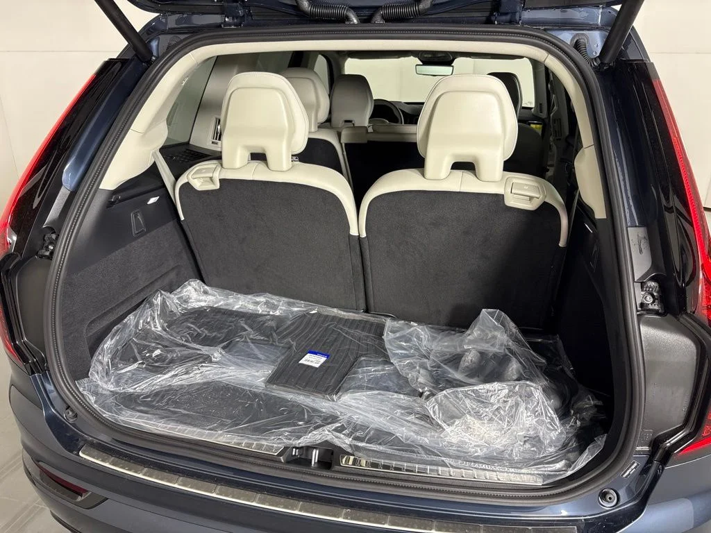 New 2026 Blue Volvo T8 Ultra image 24