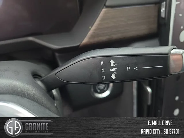 2026 GMC Acadia Denali - Photo 23