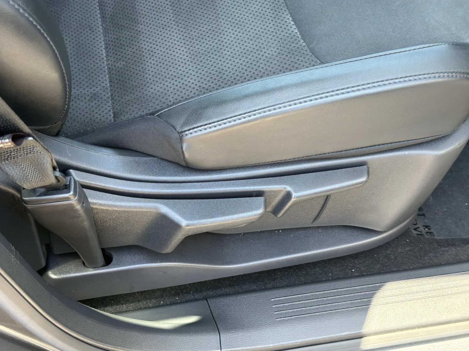 Used 2023 GUN METALLIC Nissan ENGAGE image 34