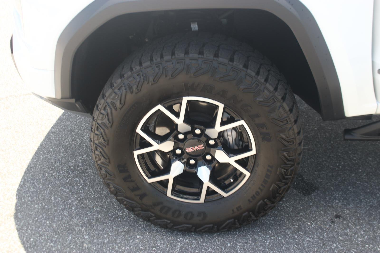 Used 2024 Summit White GMC AT4X image 34