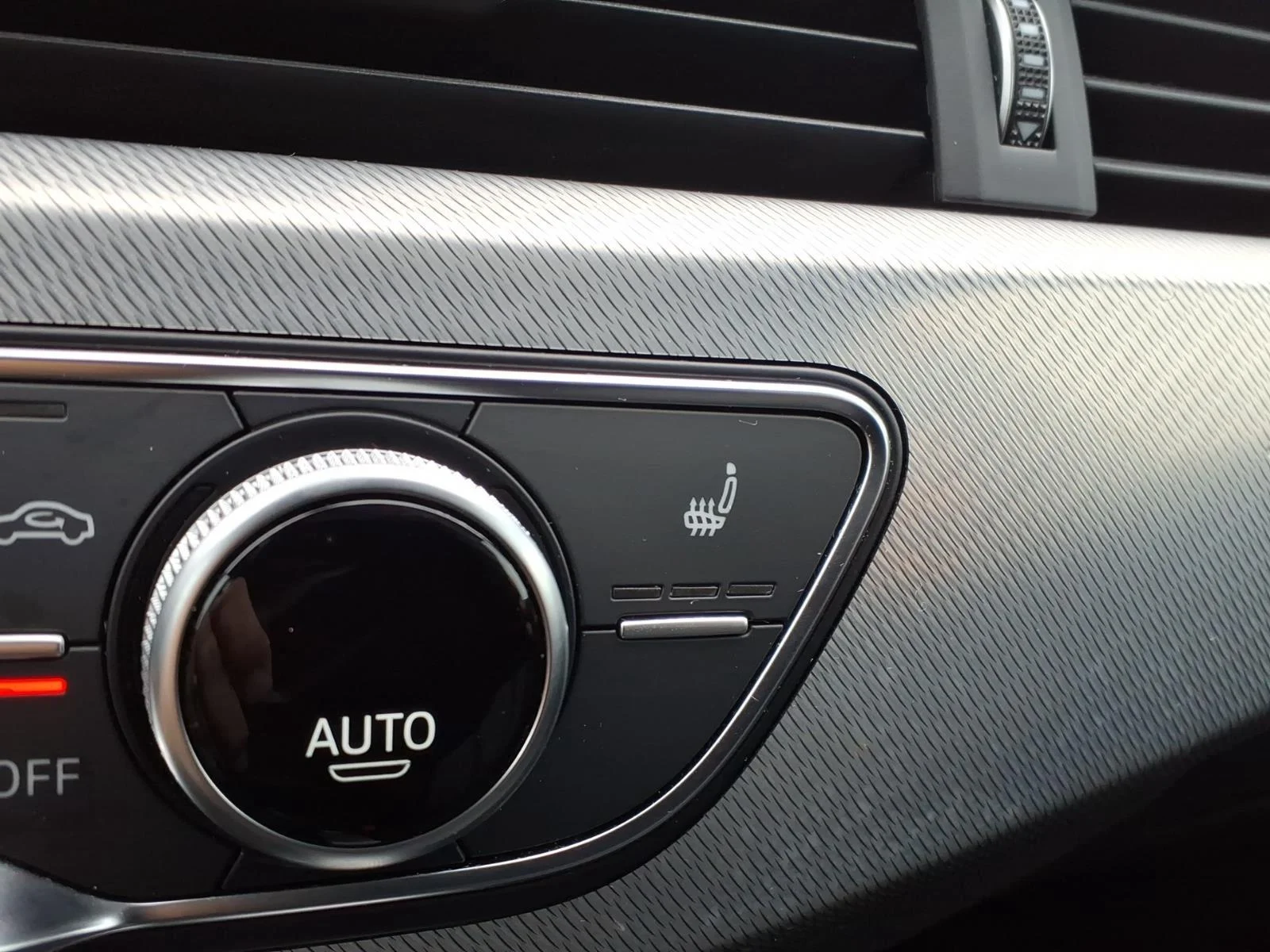 Used 2025  Audi S line Premium image 5