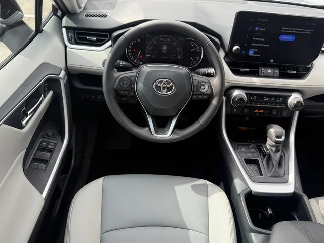 Certified Used 2025 Silver Toyota XLE Premium image 26