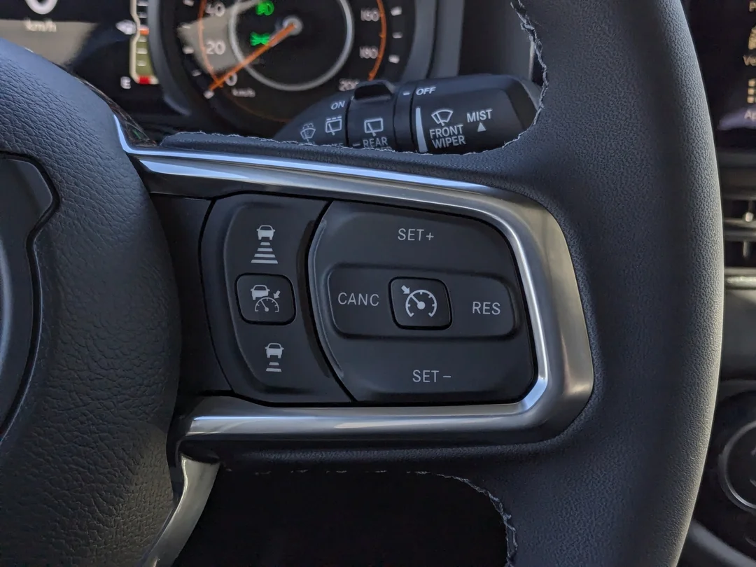 New 2026 White Jeep Sahara - - 4x4 - 12.3 inch display - Blind Spot Mon - Body Color 3 Piece HT - & More! image 16