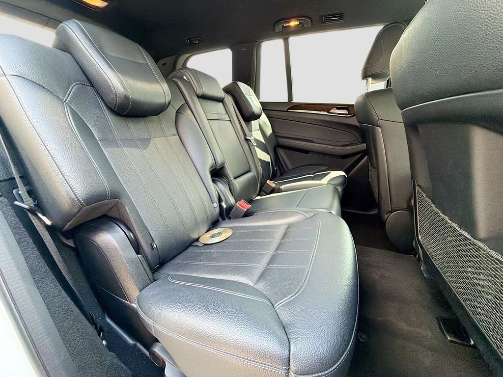 Used 2019 Polar White Mercedes-Benz 450 4MATIC® image 27