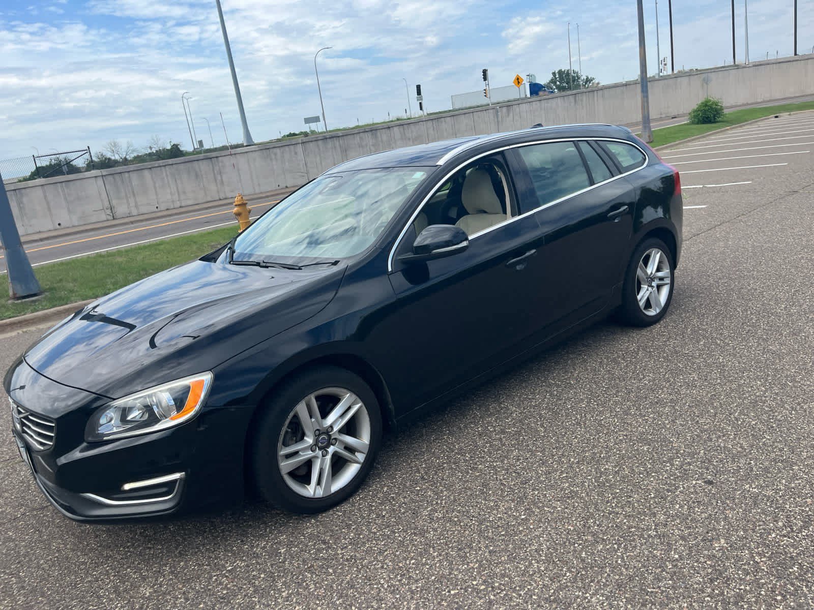Used 2015 Black Stone Volvo T5 Premier Plus image 2