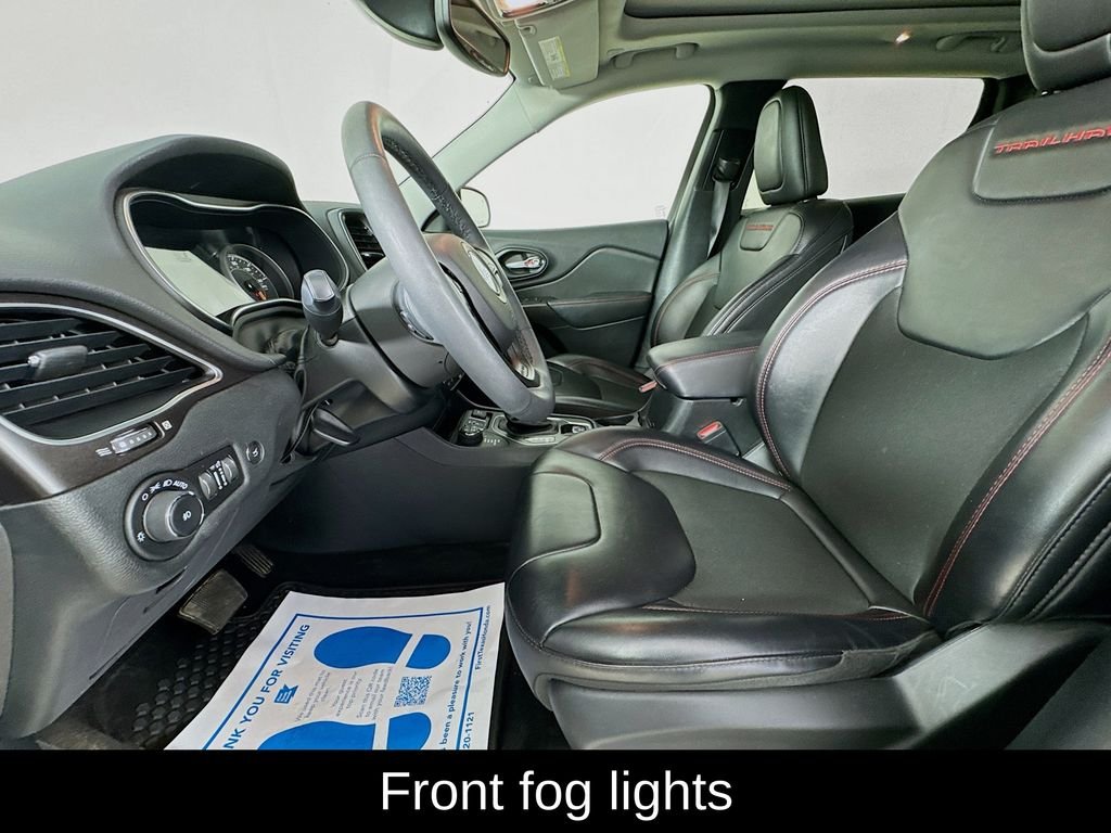 Used 2022 Bright White Clearcoat Jeep Trailhawk image 25