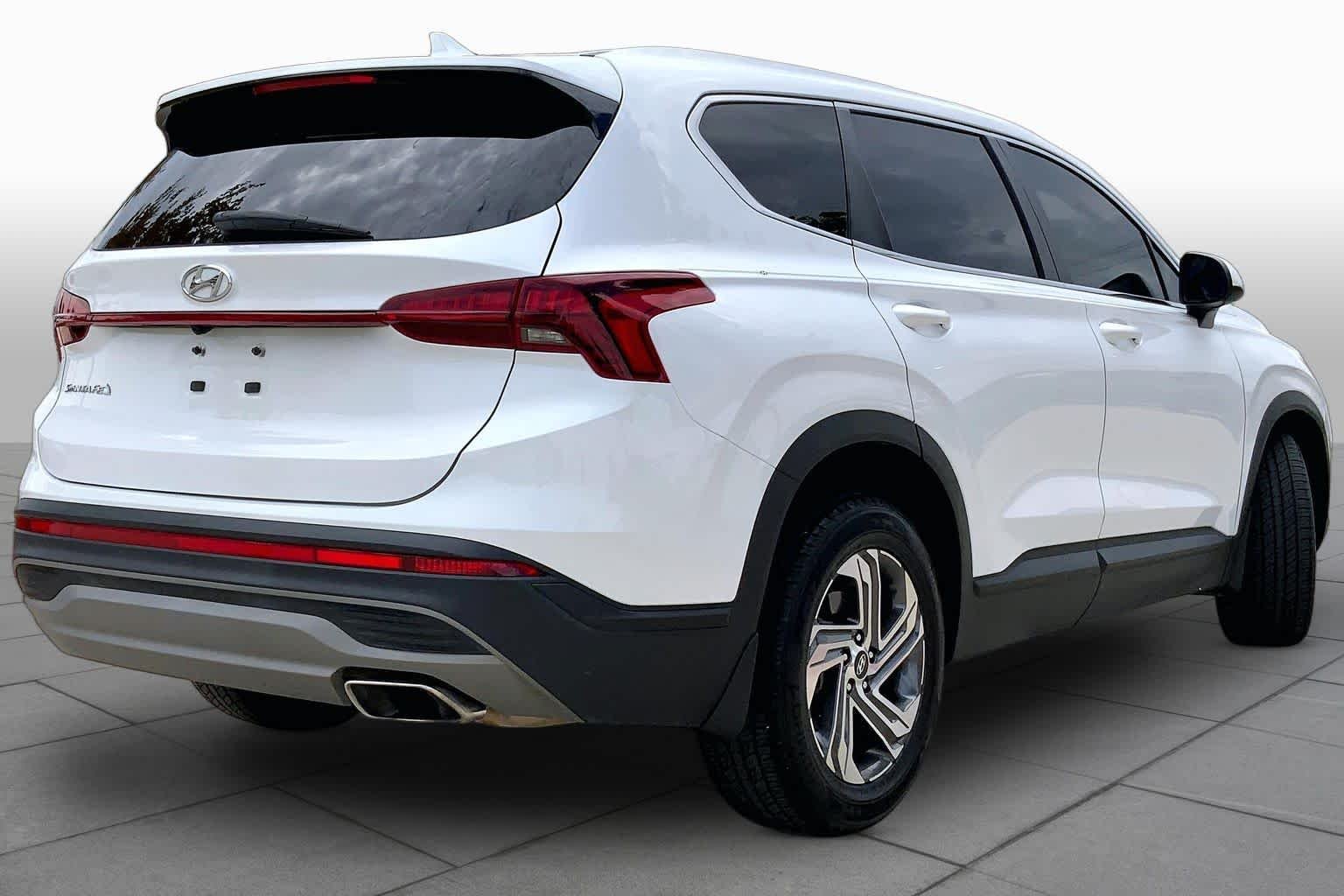 Used 2021 Quartz White Hyundai SE image 12