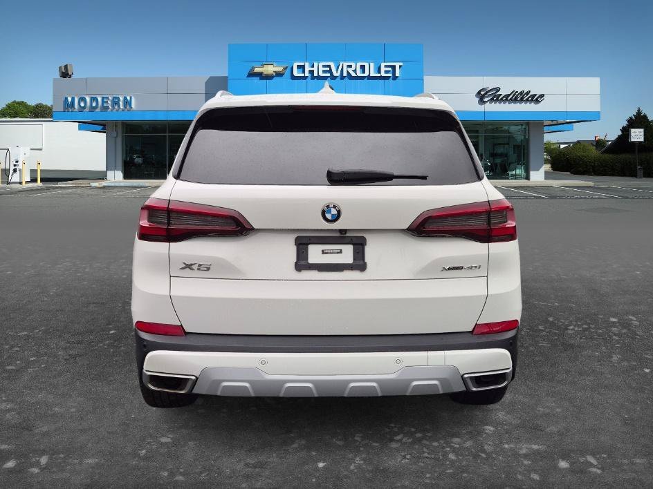 Used 2021 Alpine White BMW xDrive40i image 4
