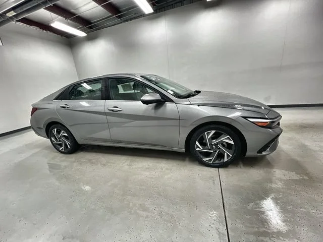 Certified Used 2024  Hyundai Limited image 9