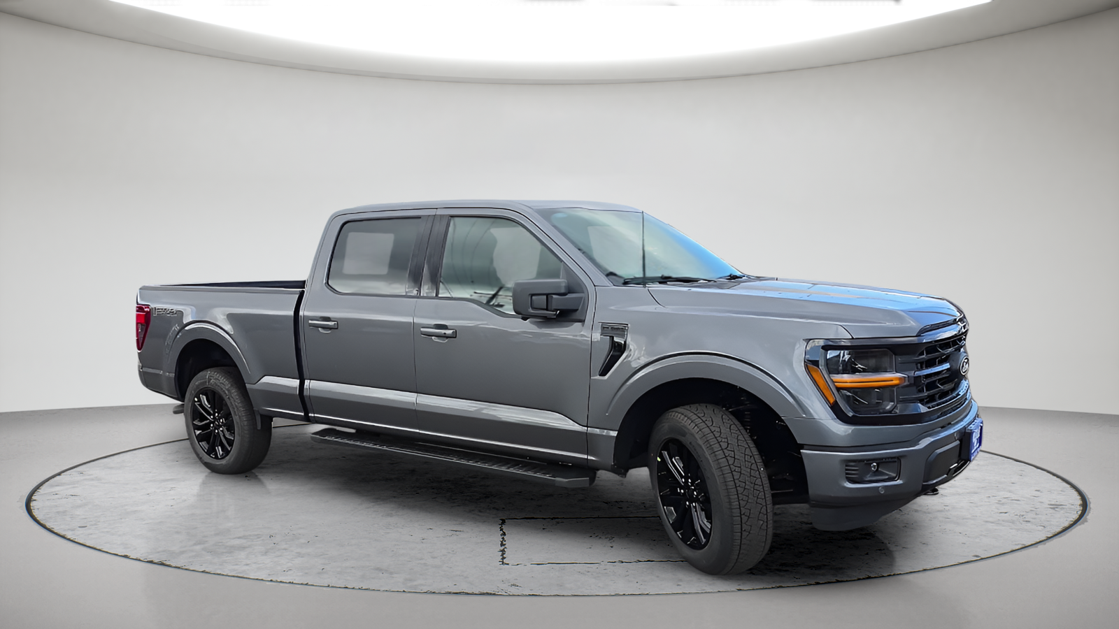 New 2026 Carbonized Gray Metallic Ford XLT image 4