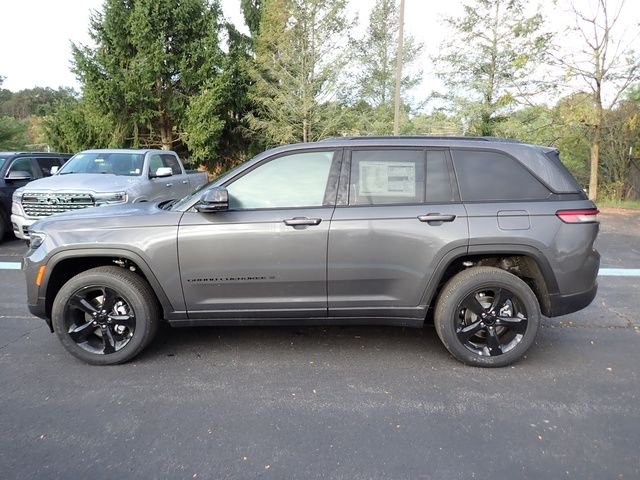 New 2025 Baltic Gray Metallic Clear-Coat Exterior Paint Jeep Altitude X image 2
