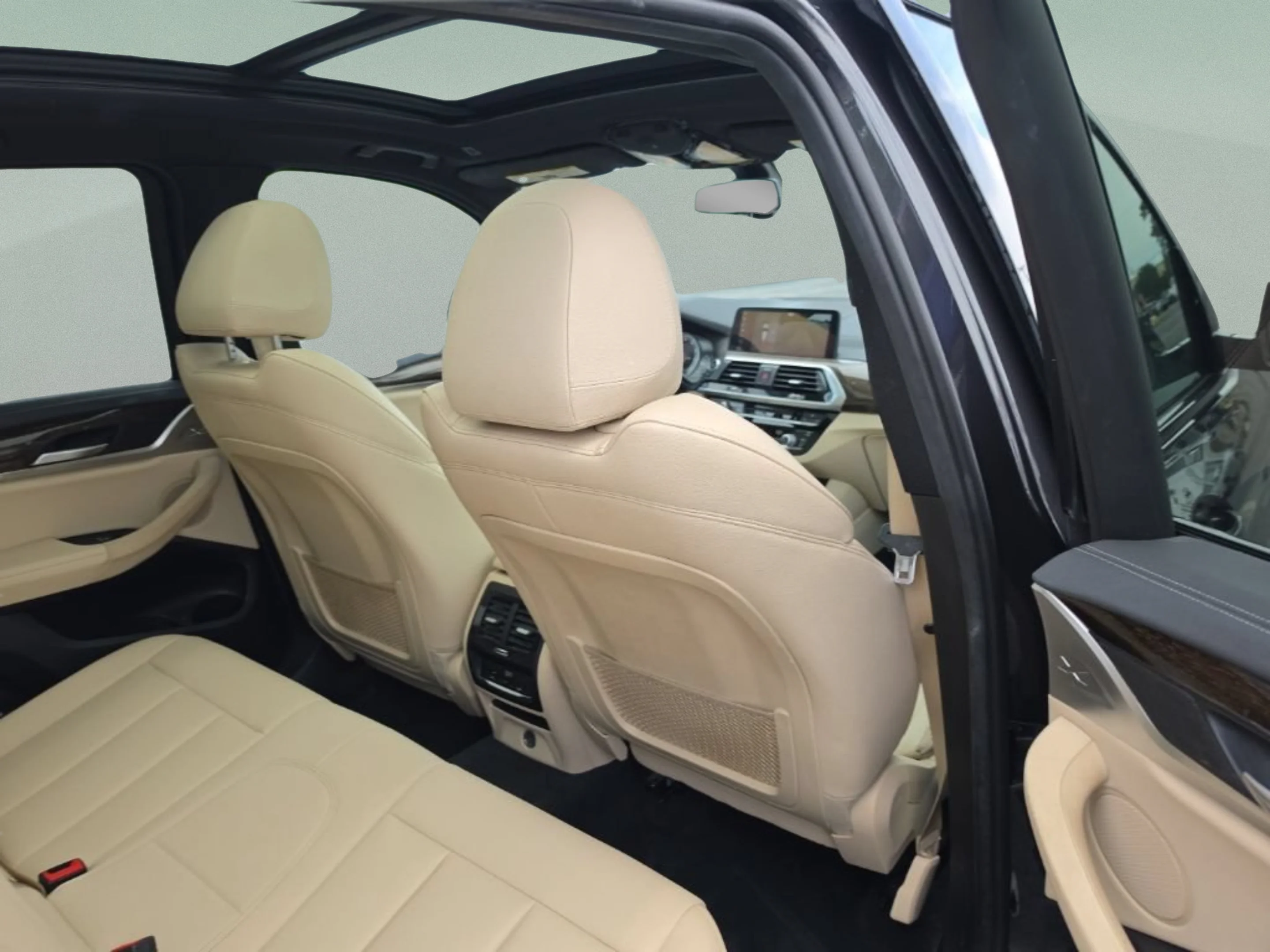 Used 2015 Gray Ford SE image 51