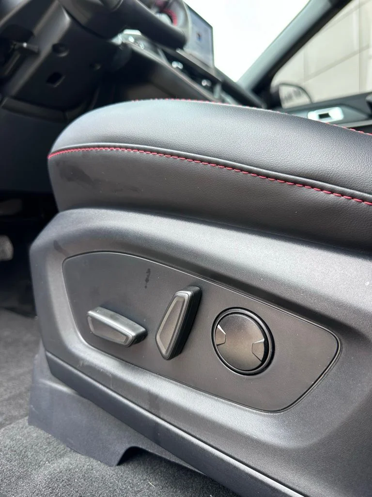 2026 Ford Explorer ST-Line - Photo 10