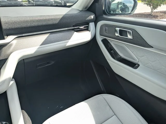 New 2026 Space White Metallic Ford Platinum™ image 17