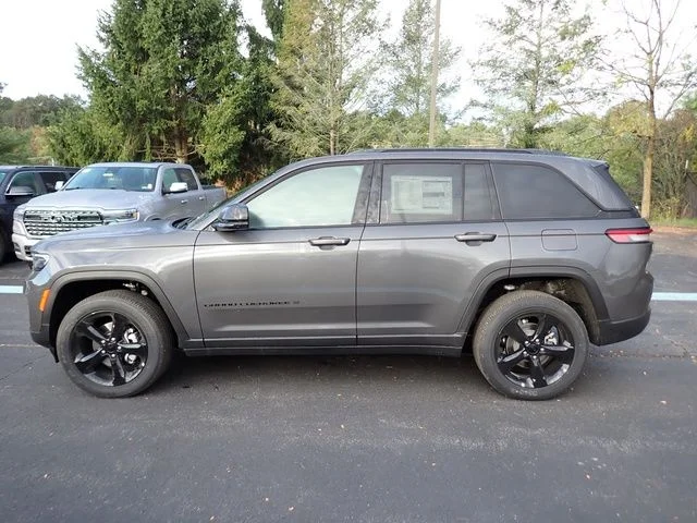 New 2025 Baltic Gray Metallic Clearcoat Jeep Altitude X image 2