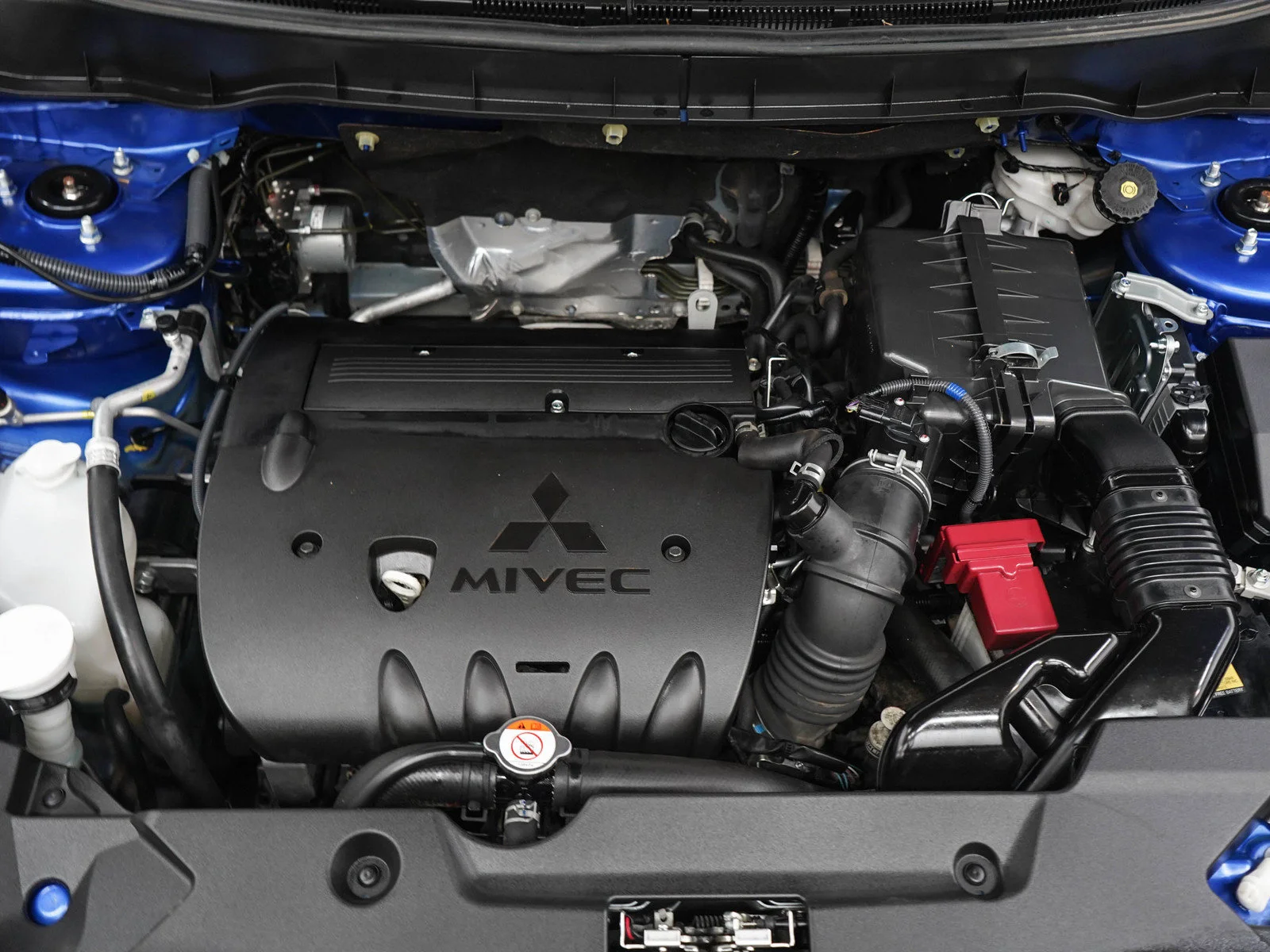 Used 2024 Blue Mitsubishi SE image 30