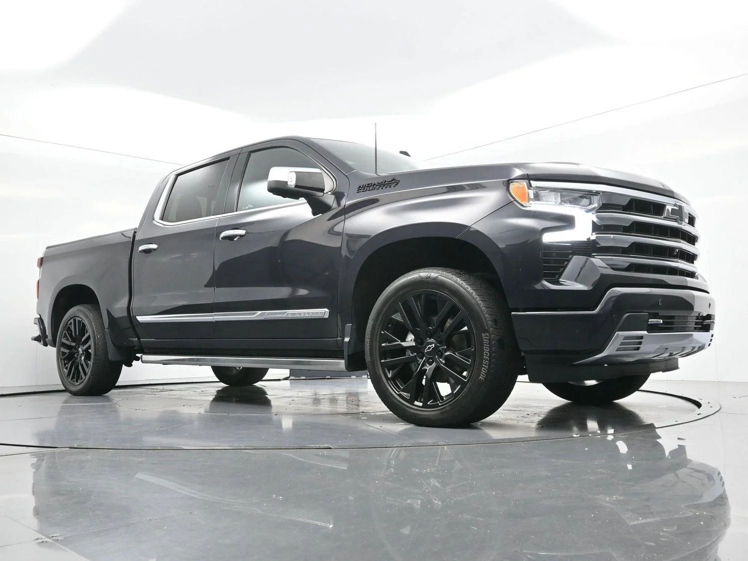 Used 2023 Dark Ash Metallic Chevrolet High Country image 41