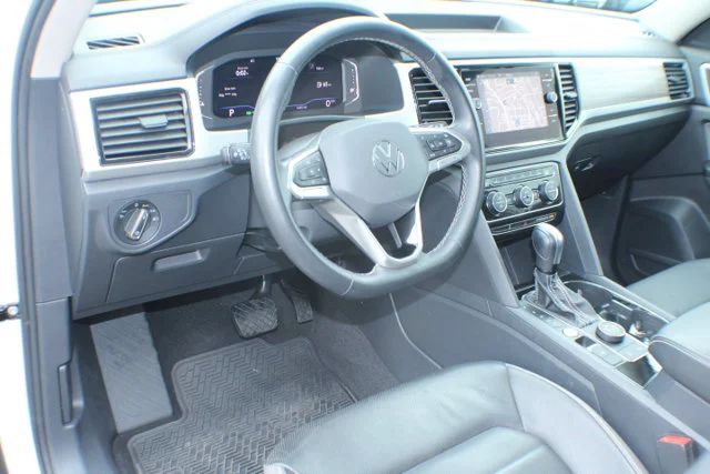 Used 2021 White Volkswagen 3.6L V6 SEL Premium image 8