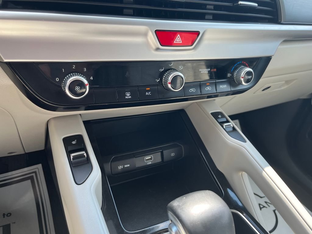 Used 2021 Black Kia S image 19