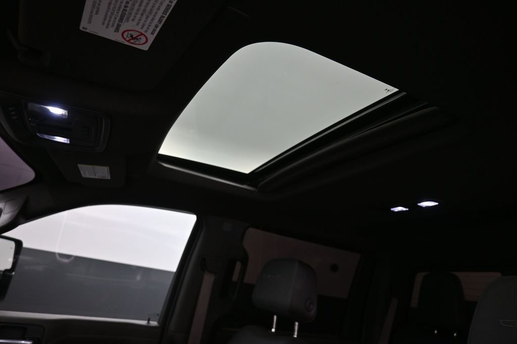 Used 2022 Green GMC Denali image 27