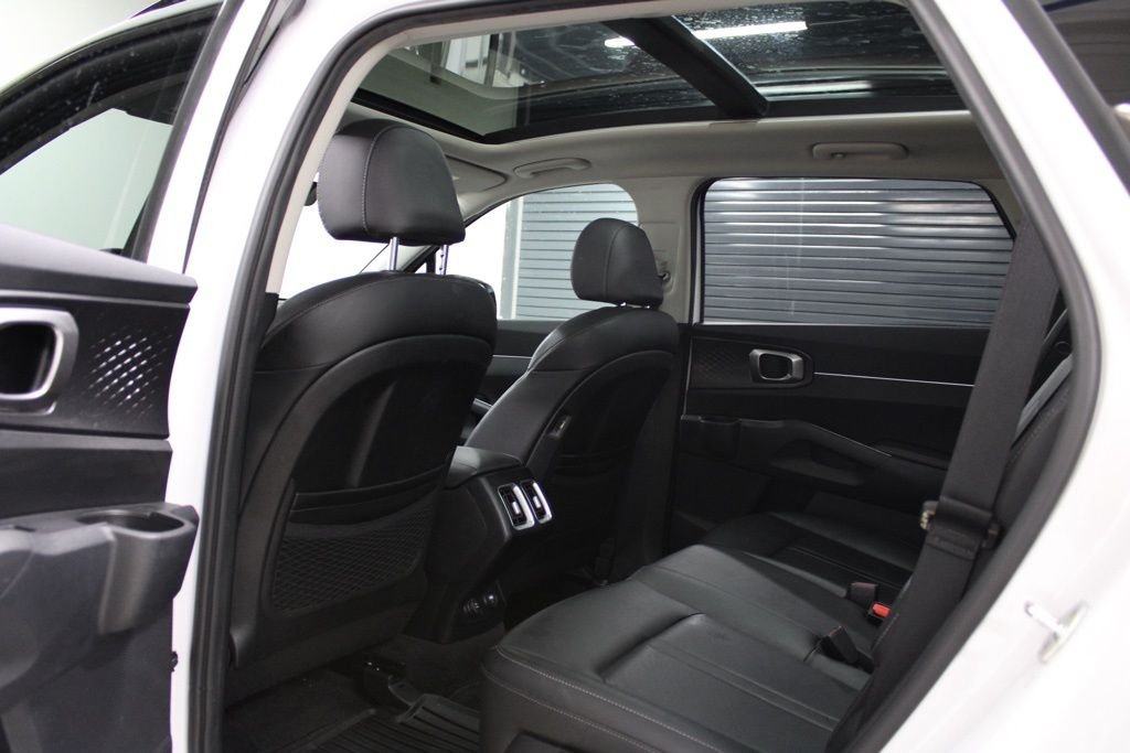 2023 Kia Sorento S - Photo 35
