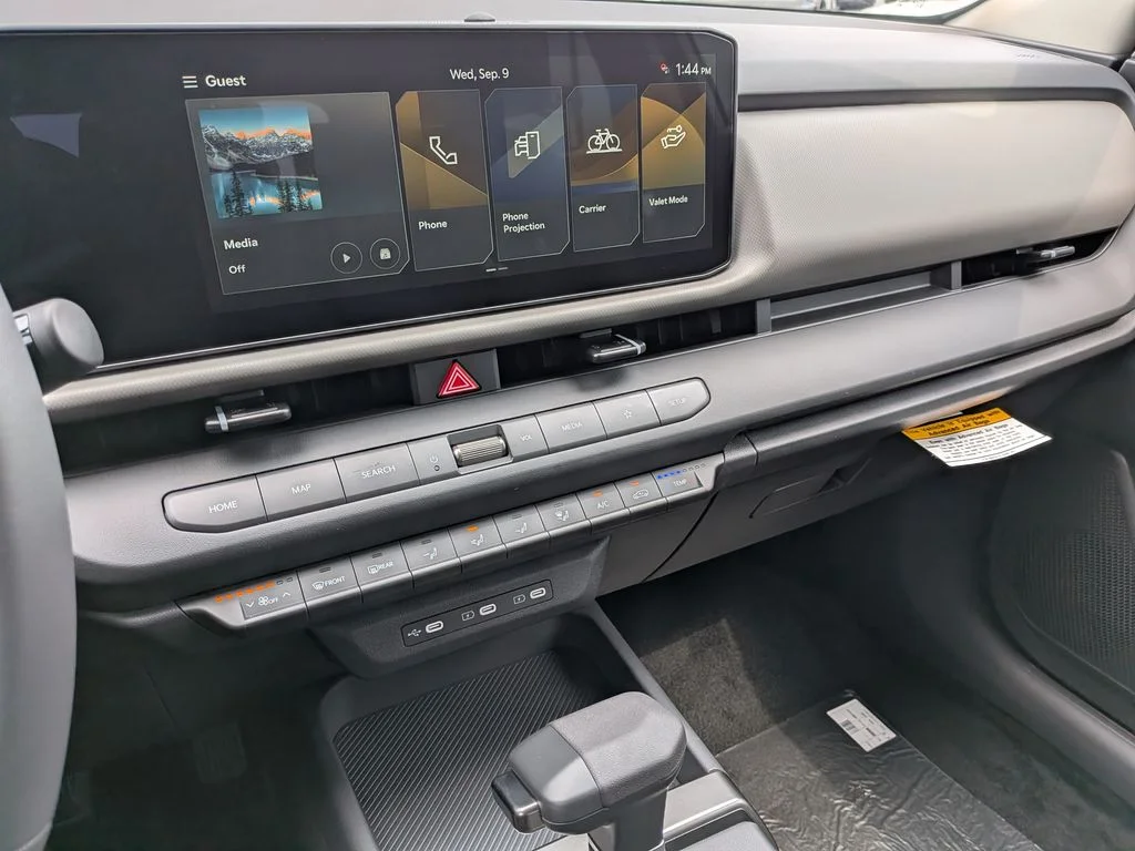 New 2027 Snow White Pearl Kia LX image 42